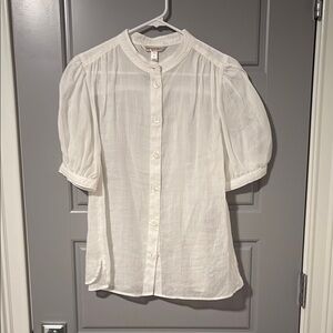 Banana Republic White Button-Up Blouse